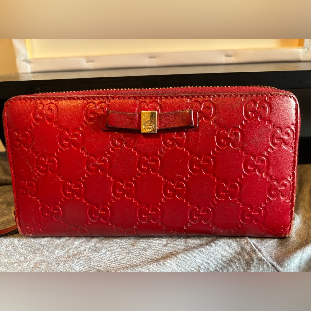 Gucci Microguccissima Bow Zip Around Wallet